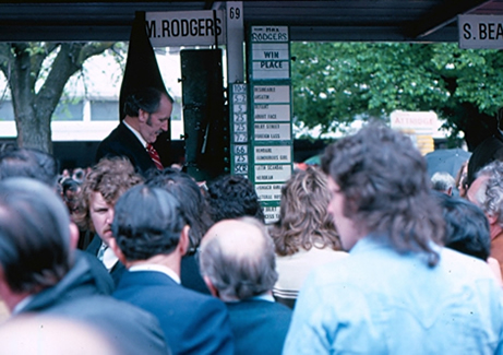 Melbourne Cup Pictures - 1975